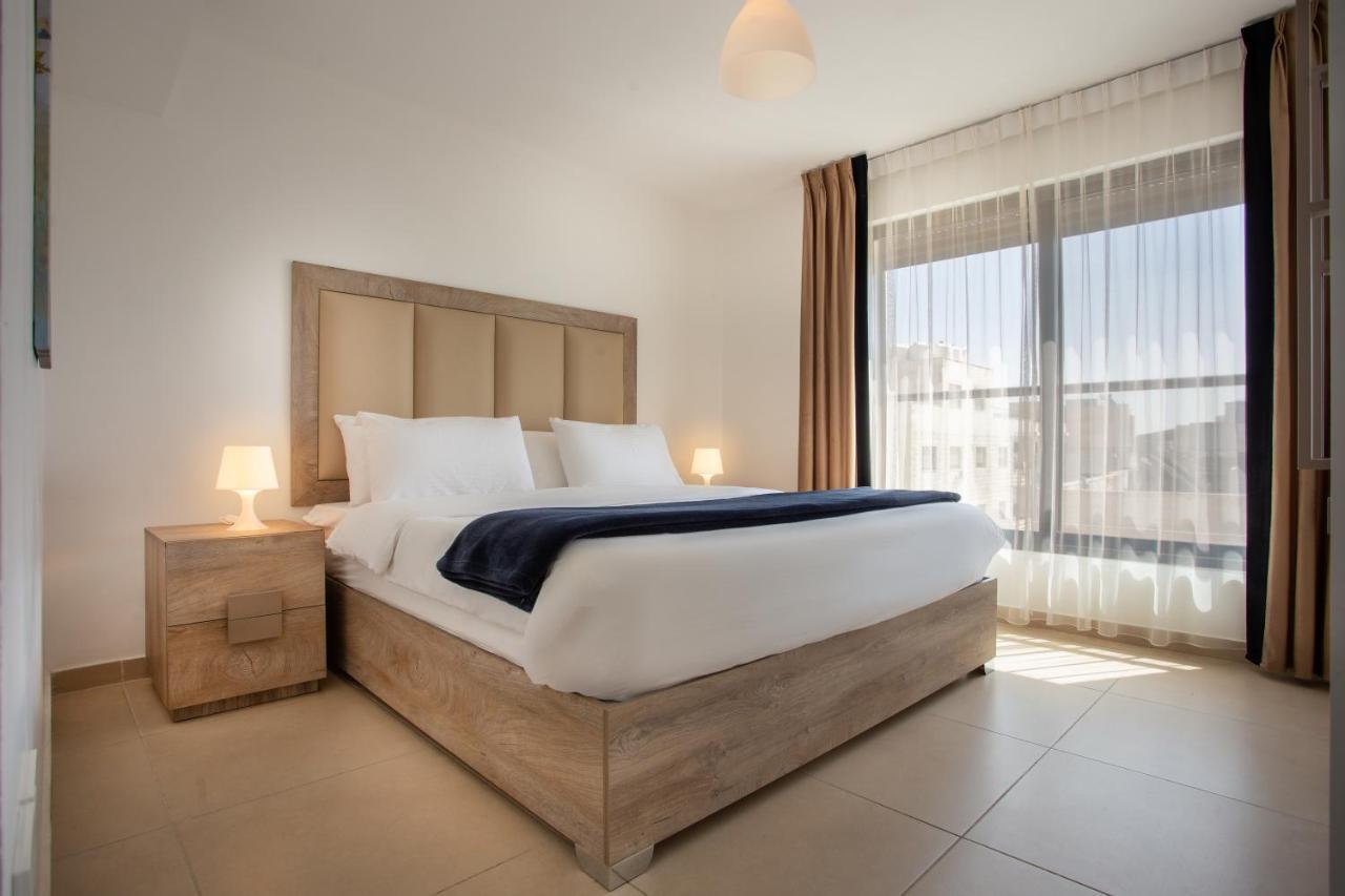 Triple A Hotel Suites 암만 외부 사진