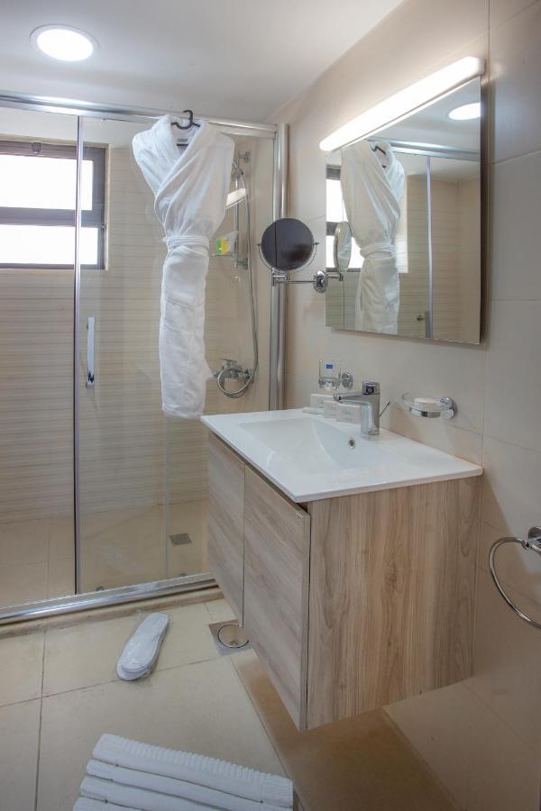 Triple A Hotel Suites 암만 외부 사진